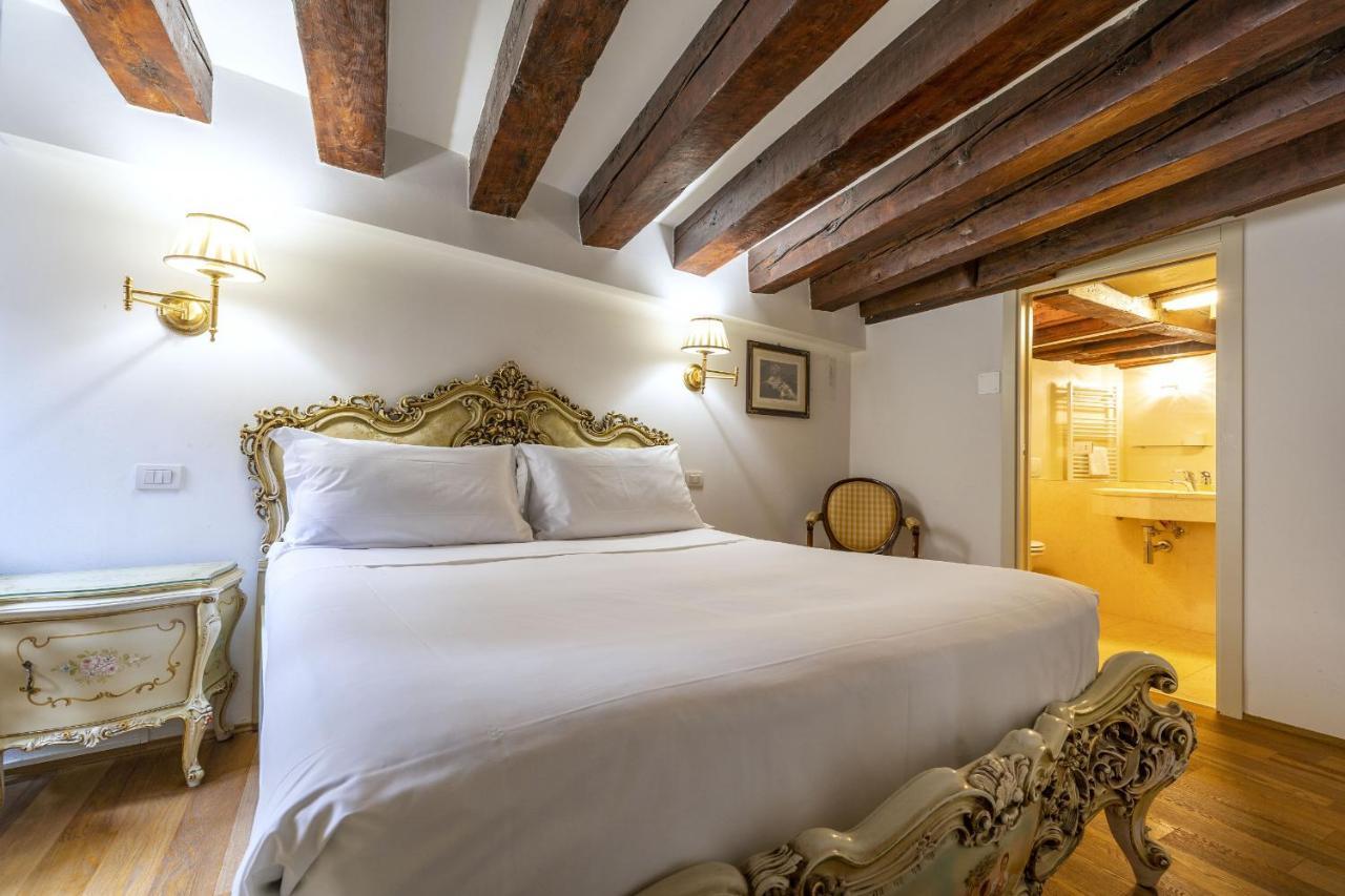 Gondola Luxury - Campo Santi Filippo E Giacomo By Wonderful Italy Венеция Экстерьер фото