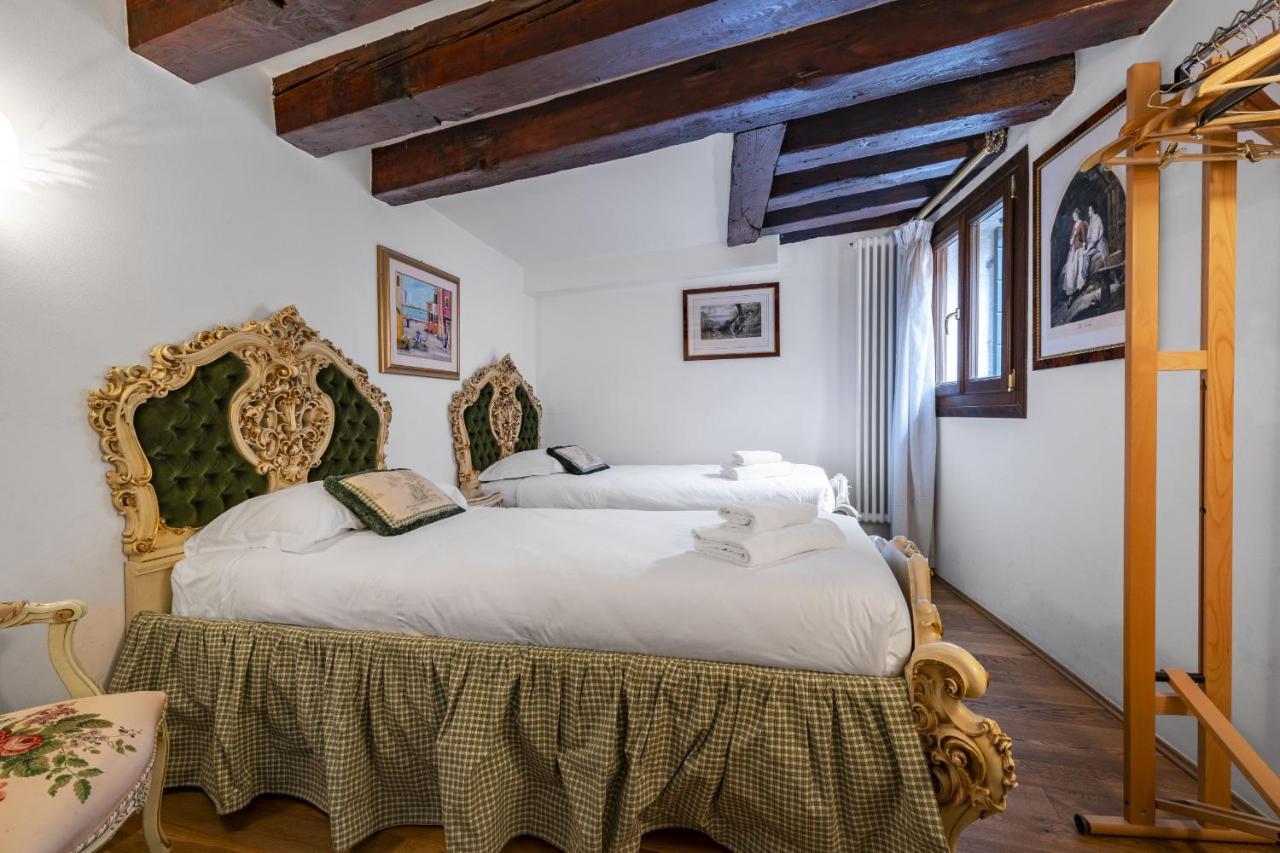 Gondola Luxury - Campo Santi Filippo E Giacomo By Wonderful Italy Венеция Экстерьер фото