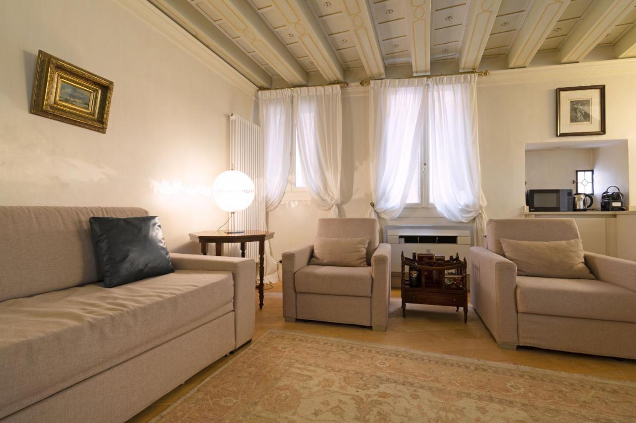 Gondola Luxury - Campo Santi Filippo E Giacomo By Wonderful Italy Венеция Экстерьер фото